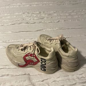 Fake Gucci shoes